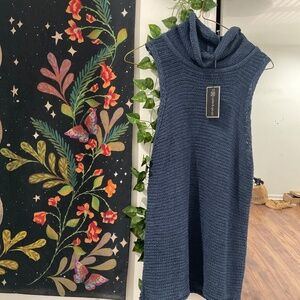 CABLE & GAUGE SLEEVELESS SWEATER NWT M blue